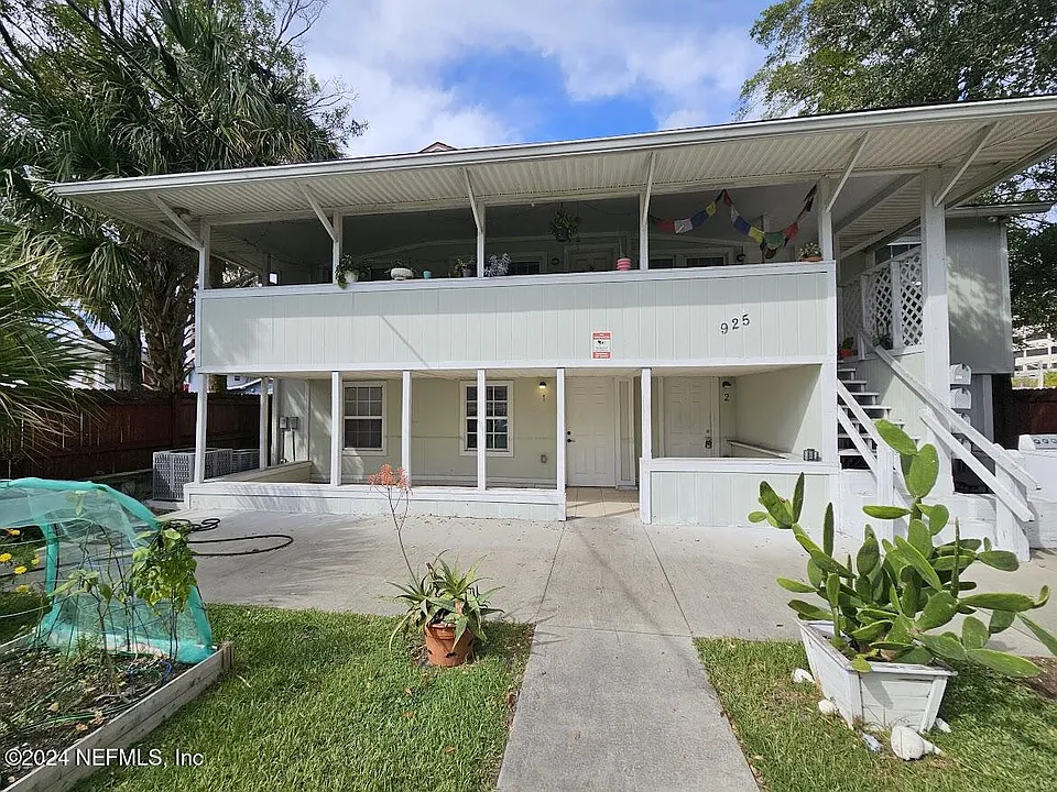 925 Phillips St #2