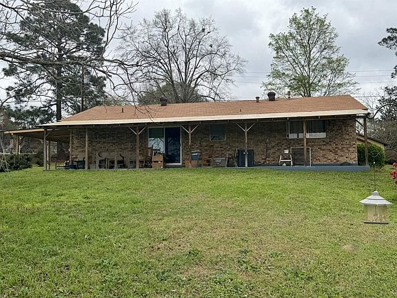 4th image of 225 Country Club Rd