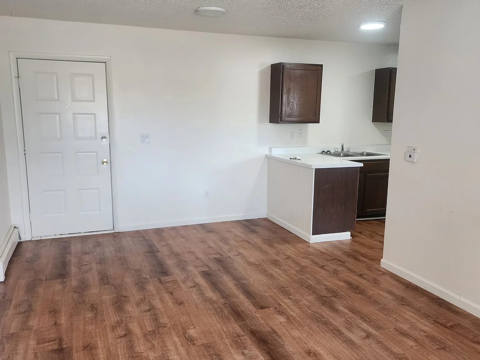 1402 Glenwood Ave - 6 — Photo 4