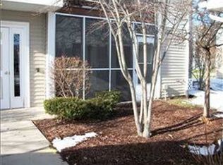 1534 Oakfield Dr, Ann Arbor, MI 48108