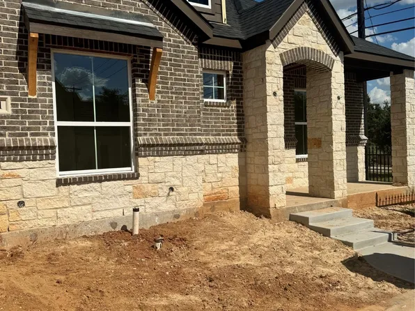 601 Oaks Ct, Kennedale, TX 76060