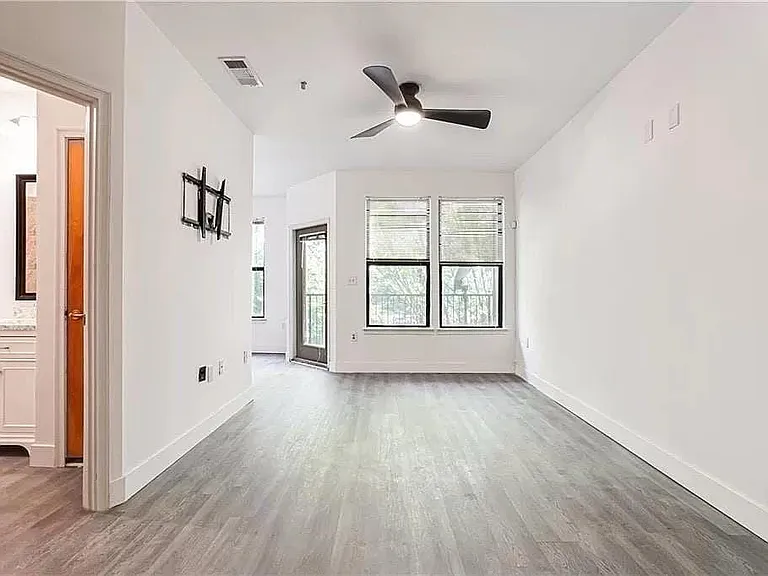 898 Oak St SW #1307 — Photo 11