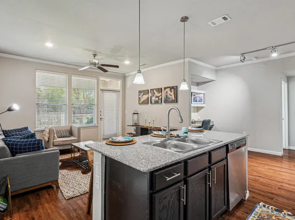 Regalia Mansfield Apartments