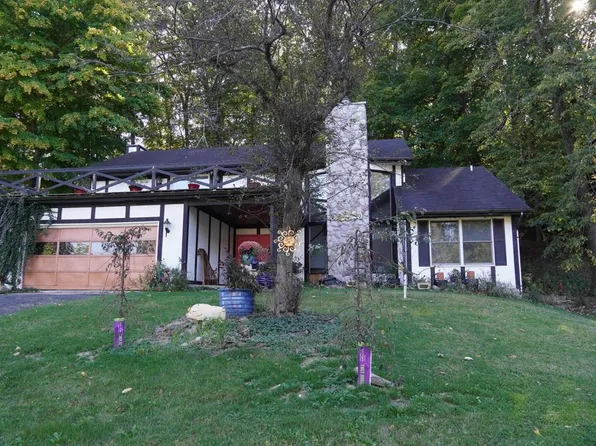 456 Roxbury Rd, Valparaiso, IN 46385