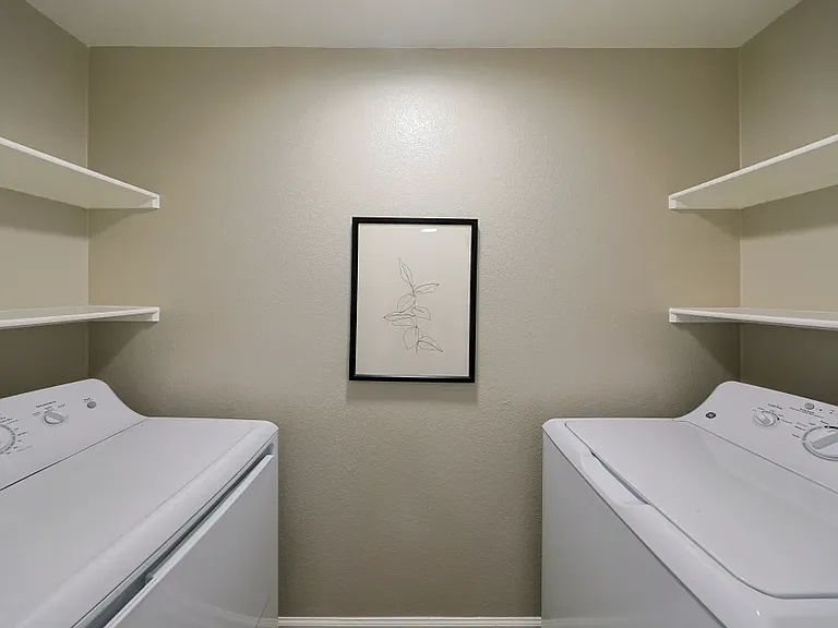Allure at Camarillo — Photo 15