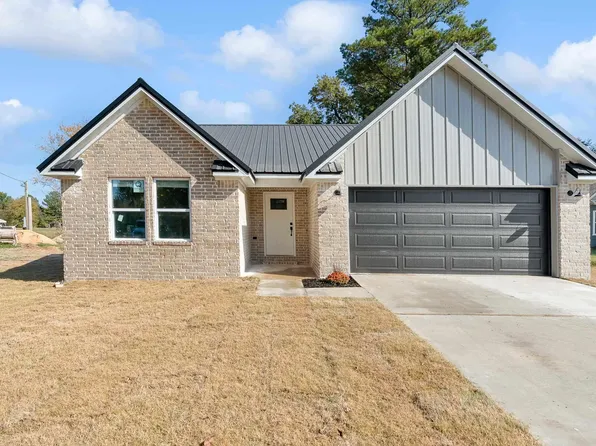 222 W Main St, Bono, AR 72416