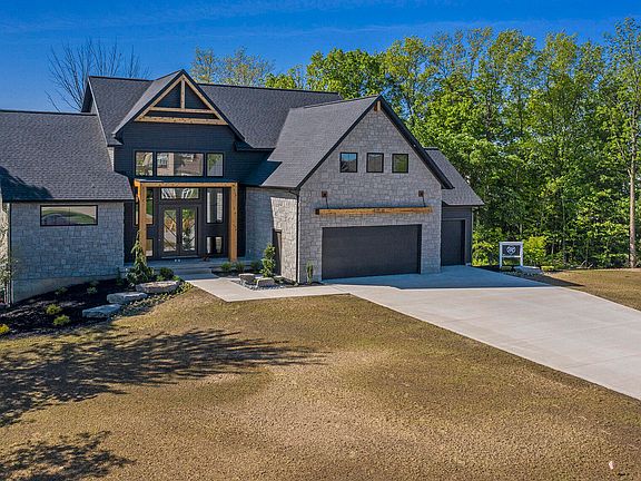 4th image of 454 Stonehenge Dr SW
