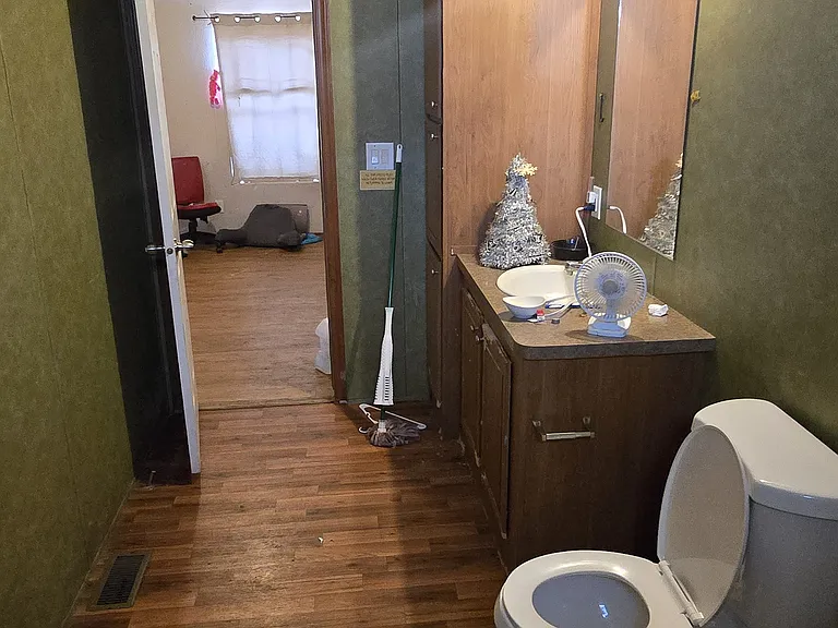 223 Vassar Dr SE #B — Photo 3