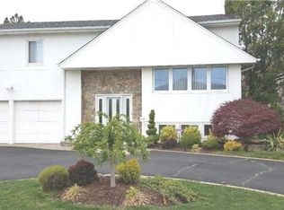 3036 Beach Dr, Merrick, NY 11566