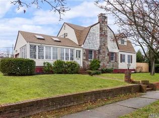 2600 Fox Rd, Baldwin, NY 11510