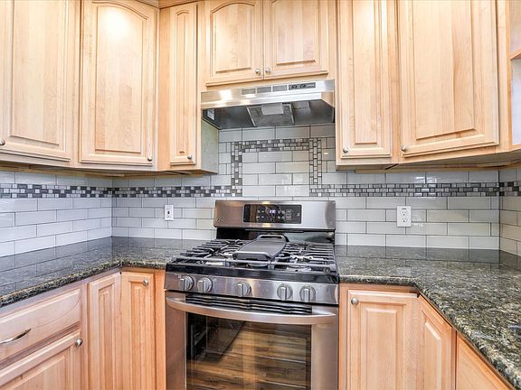 5th image of 535 N 21st St