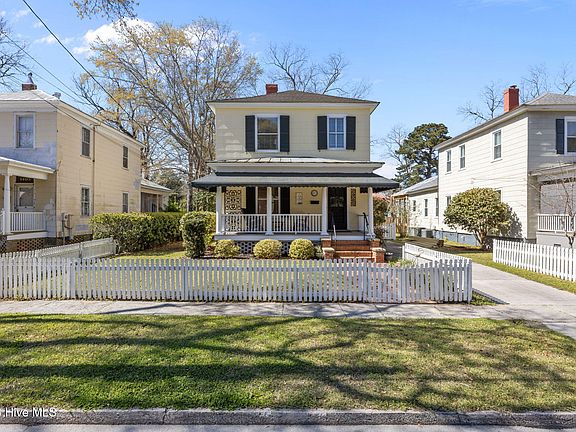 2nd image of 1407 N Pasteur Street