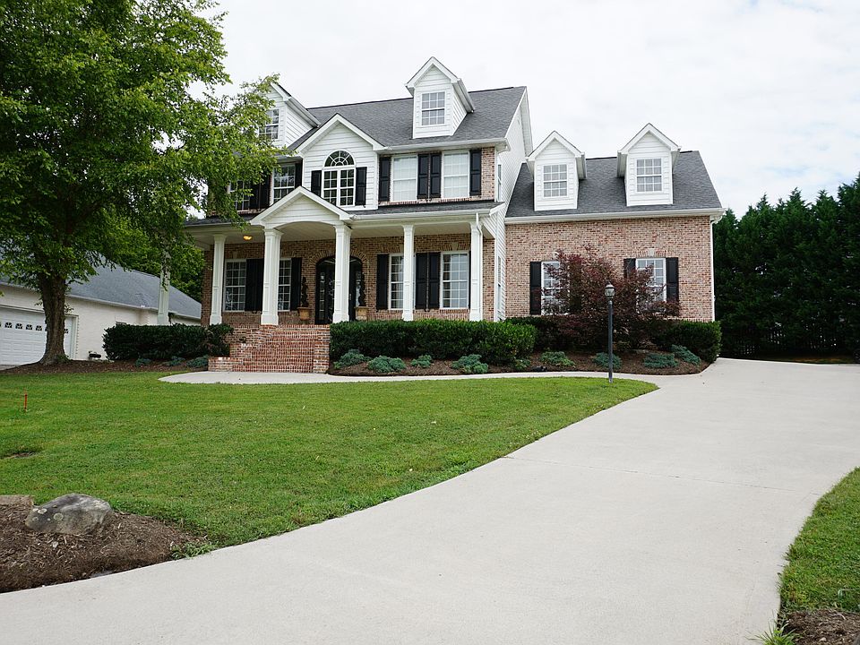 1st image of 929 Annatole Ln