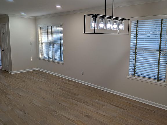 3rd image of 1101 Mulberry Ln