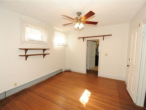 4th image of 21 Koch St