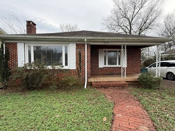 906 E 1st St, Tuscumbia, AL 35674