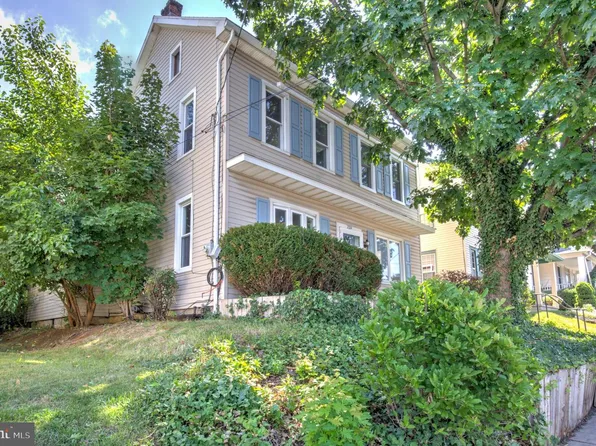 1319 W Main St, Ephrata, PA 17522