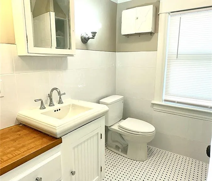 1057 S Clarkson St — Photo 12