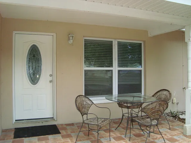 2234 Rose Ln — Photo 2