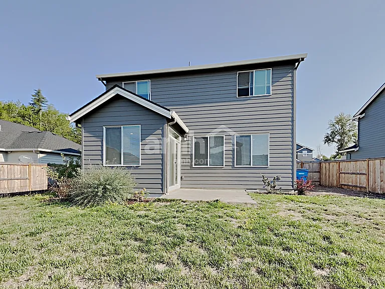 1011 NE 12th Cir — Photo 17