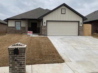 2401 Alta Vista Ln, Edmond, OK 73034