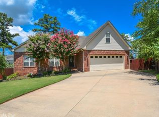 4 Shady Cv, Maumelle, AR 72113
