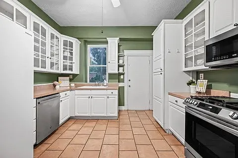 1302 Hepburn Ave — Photo 12