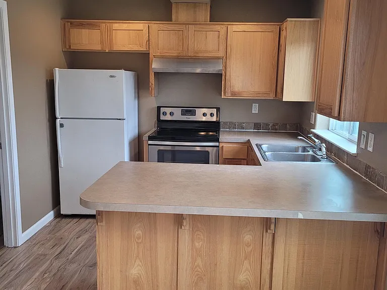 1528 Boulder Creek St SE — Photo 5