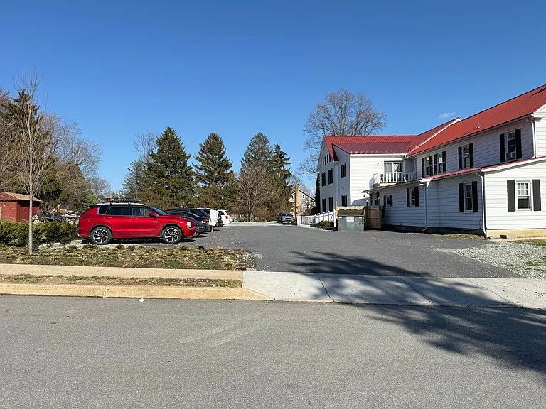 135 W. Charlotte St. — Photo 15