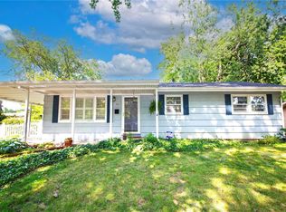54 Wayside Dr, Saint Louis, MO 63135