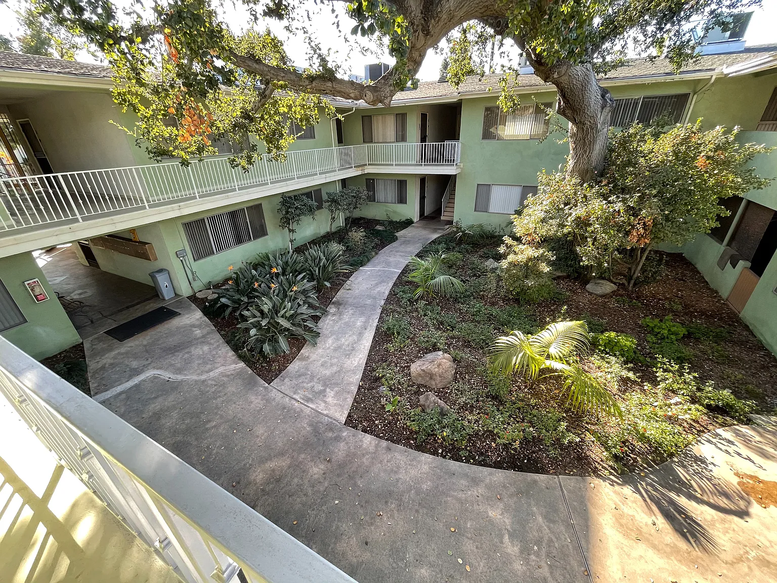 Carousel Apartments: Modern Living in the Heart of the Arcadia — Photo 4
