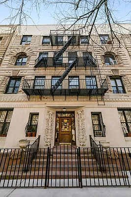 Sold by Compass | media 7