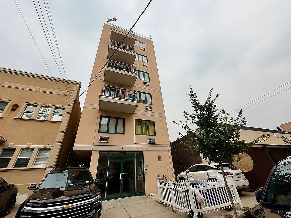 1st image of 1917 Avenue W Unit 1B