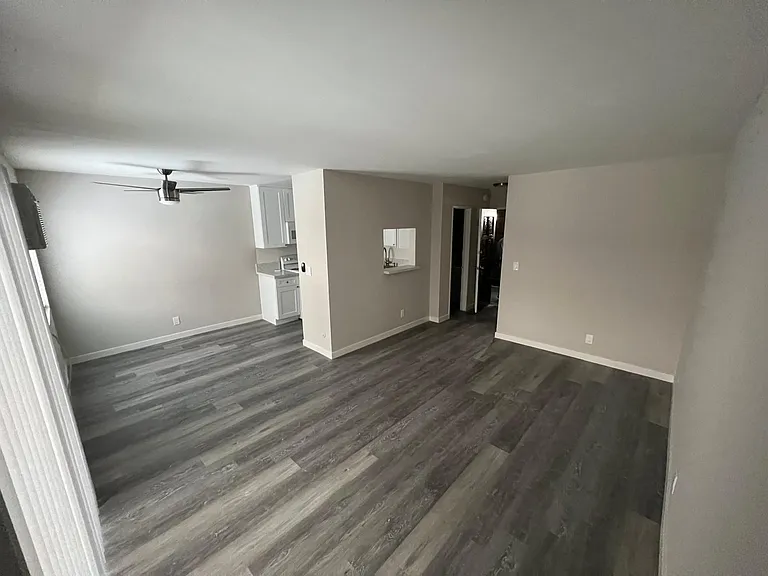 401 S. Hobart Ave — Photo 10