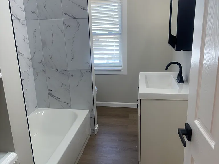 403 Pleasant St E #2 — Photo 8