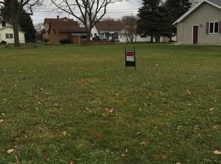 1131 Circle Dr E, Beaver Dam, WI 53916