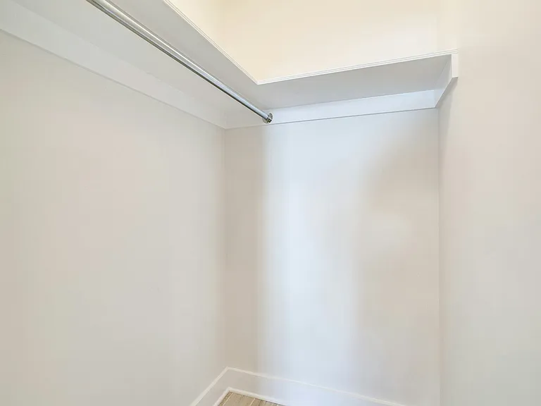 727 Quebec Pl NW #B — Photo 2