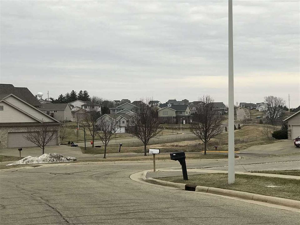 2nd image of 105 Temple Cir