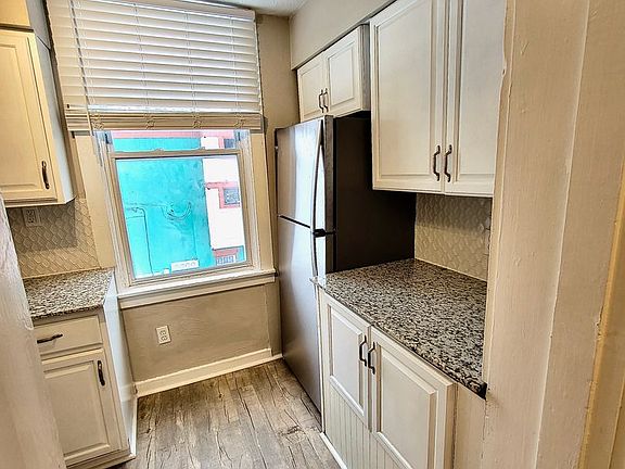 4th image of 519 Mifflin Ave APT C