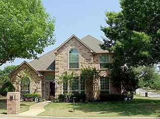 2824 Naples Dr, Hurst, TX 76054
