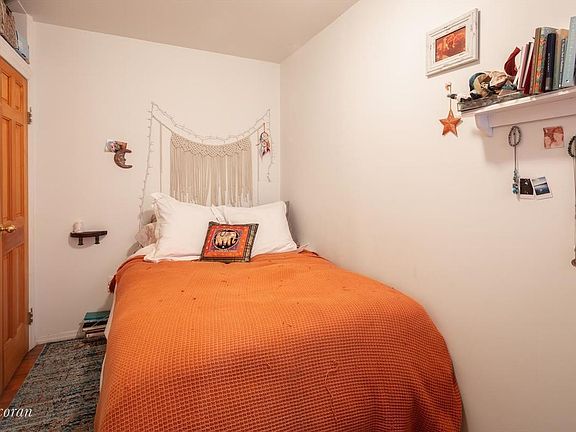 5th image of 257 W 12th St APT 5W