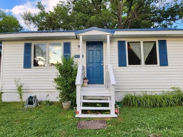 940 Bardot St, Saint Clair, MO 63077