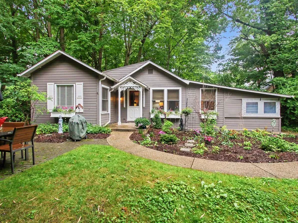 963 Allegan St, Saugatuck, MI 49453