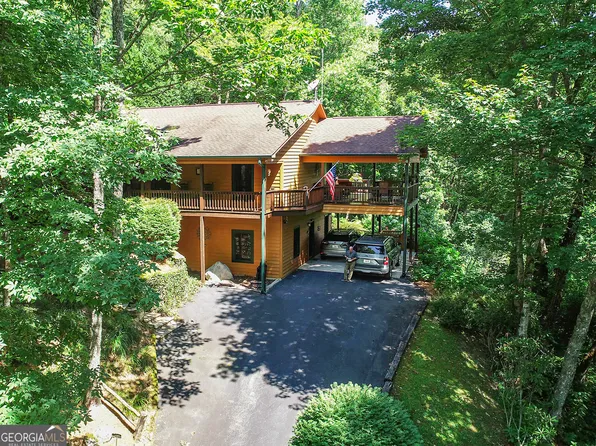 686 Winding Ridge Dr, Dillard, GA 30537