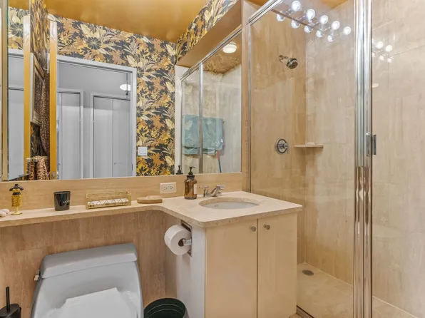 200 Riverside Boulevard image 7 of 12