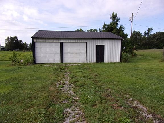 3rd image of 525 Tabor Rd