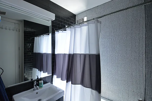 Rented by Yaffa Realty LLC | media 7