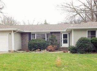 559 Meadow Ln, Valparaiso, IN 46385