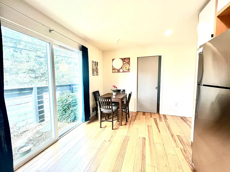 1601 S Main St #C — Photo 7