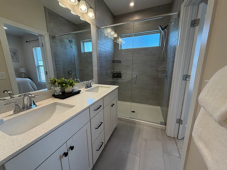 16034 Roscoe Ln — Photo 12